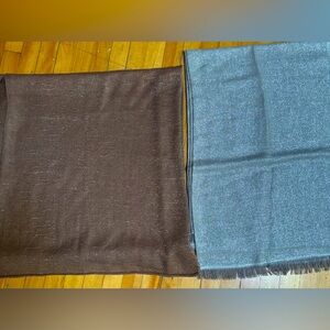 Bundle of 2 scarves